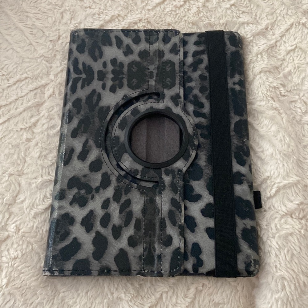 iPad cover grey leopard print